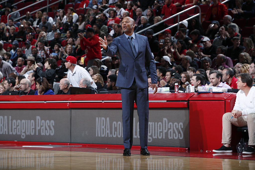 布莱恩-肖：我打球时头几年只赚15万 当教练后球员问这点钱咋够？