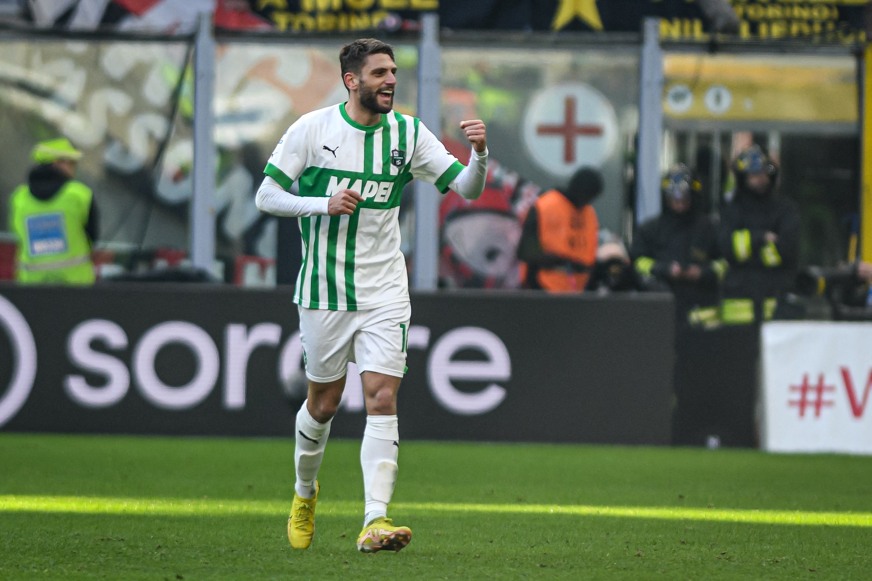 贝拉尔迪代表萨索洛16次出战国米共进8球，其中四次在客场破门