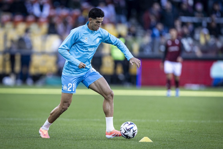 法媒:马赛后卫阿格德在机场遭一名精神状态不稳定的男子袭击