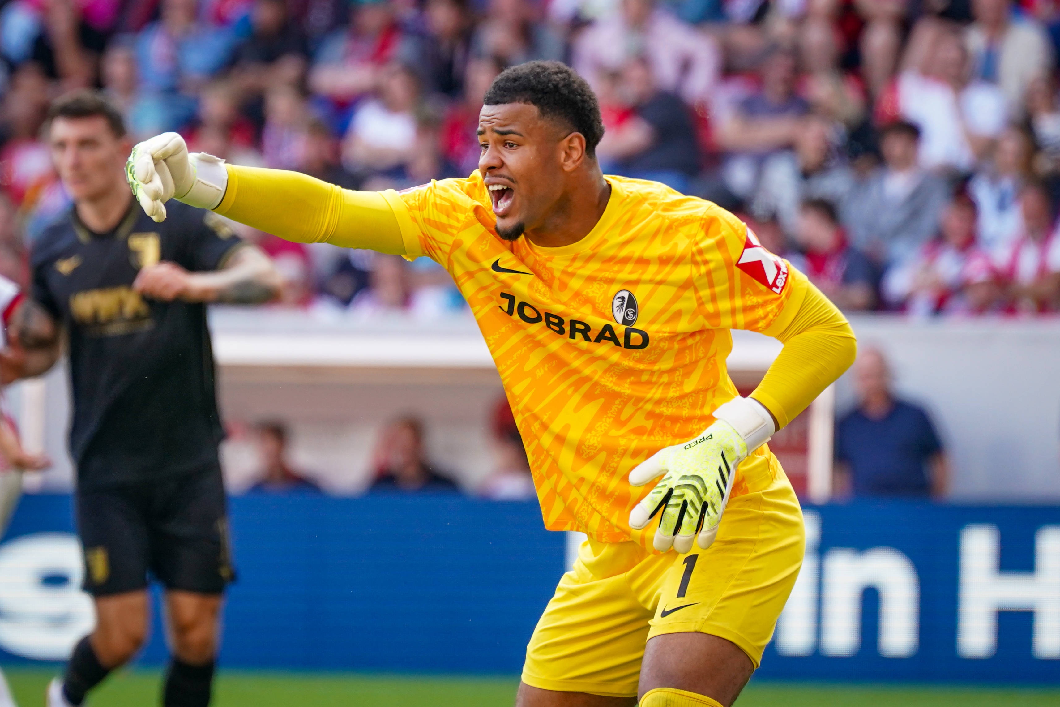 德天空:国米有意明夏引进弗赖堡23岁门将阿图伯鲁