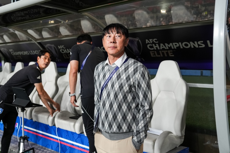 上任仅65天!韩媒:蔚山HD主帅申台龙下课,带队2胜4平4负